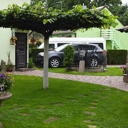 Adomo Rojus アパート